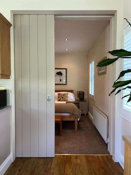 Adorable One Bedroom Apartment With Balcony Newtownards Exterior photo