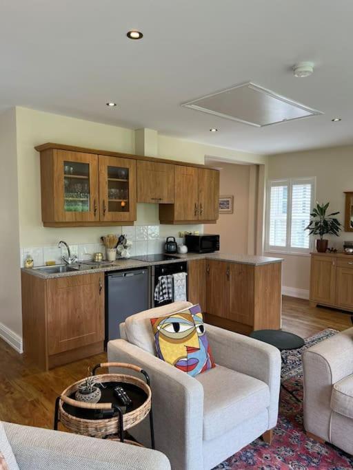 Adorable One Bedroom Apartment With Balcony Newtownards Exterior photo